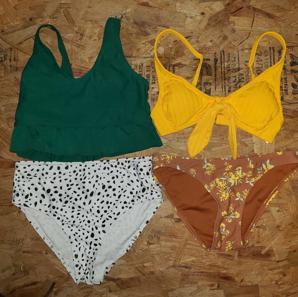 2 Juniors xsmall bikini bathing suits nwot